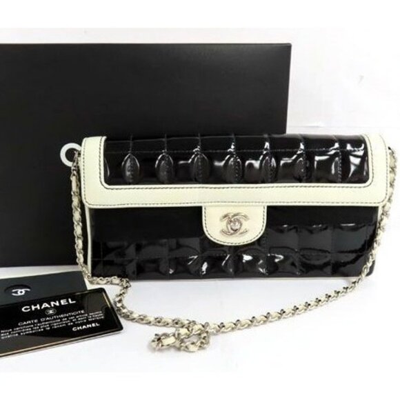 Authentic CHANEL Vintage Chocolate Bar Lambskin Patent Purse Bag Black Chain - Picture 1 of 11